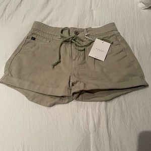 KanCan sage green jean shorts❤️